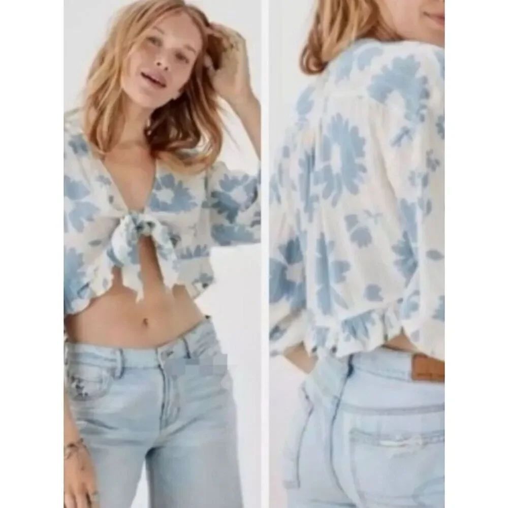 American Eagle Outfitters Light Blue & White Floral Tie-Front Crop Top